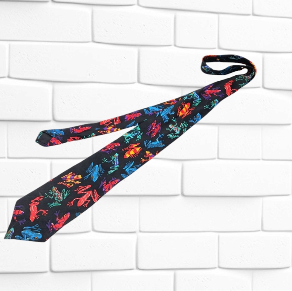 Vtg Addiction Men’s Necktie Tie Black Colorful Rainforest Tropical Tree Frogs